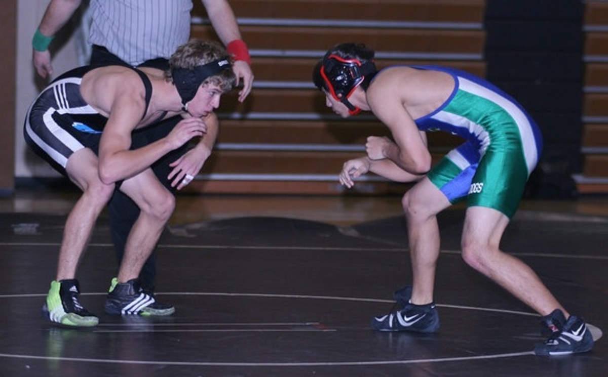 One hundred and forty pound Will Bouten defeated his Bulldog opponent en route to the Viking win. Photo by Dick Leighton.