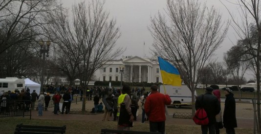 Ukraine-American protesters rallied on the White House yesterday against Russia's impending invasion of Ukraine. 
